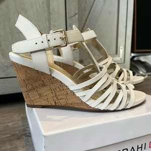 Brand New with Box Isaac Mizrahi Fisherman’s Wedge size 6.5